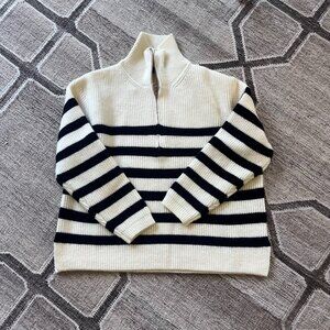 KOURT Oversized Collar Striped‎ Sweater XS
